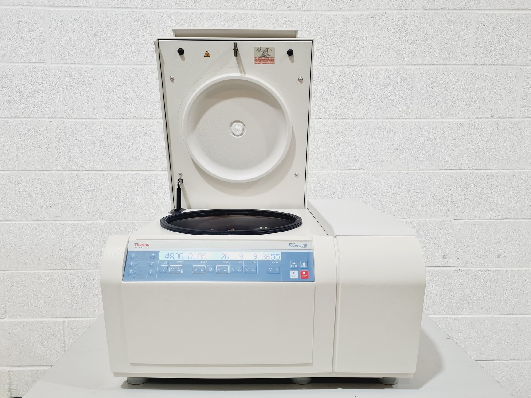 Image of Thermo Scientific Heraeus Megafuge 16R Centrifuge w/ Thermo TX-400 Rotor Lab