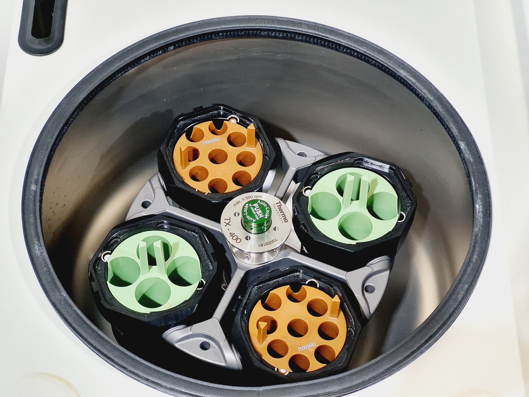 Image of Thermo Scientific Heraeus Megafuge 16R Centrifuge w/ Thermo TX-400 Rotor Lab