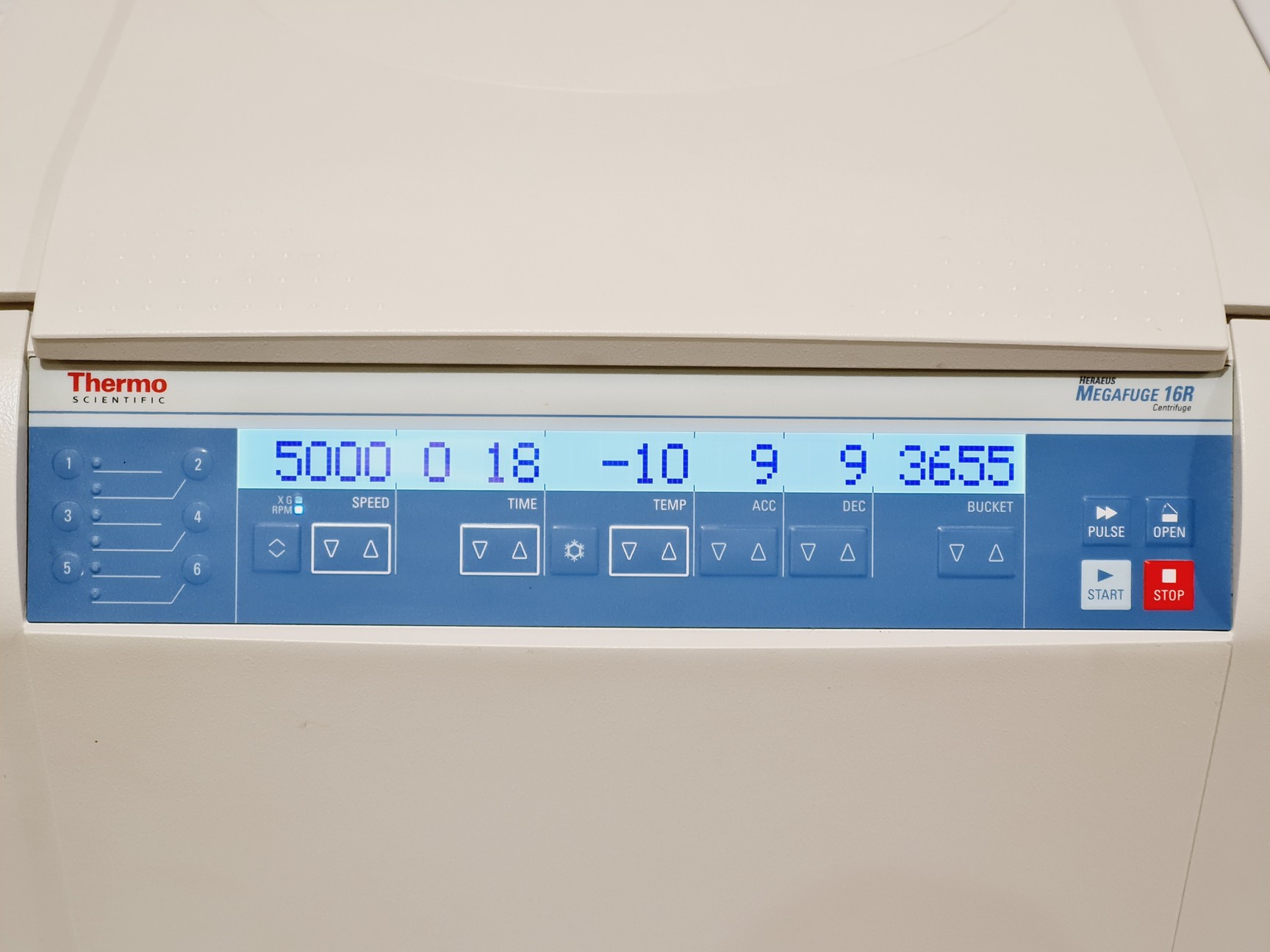 Image of Thermo Scientific Heraeus Megafuge 16R Centrifuge w/ Thermo TX-400 Rotor Lab