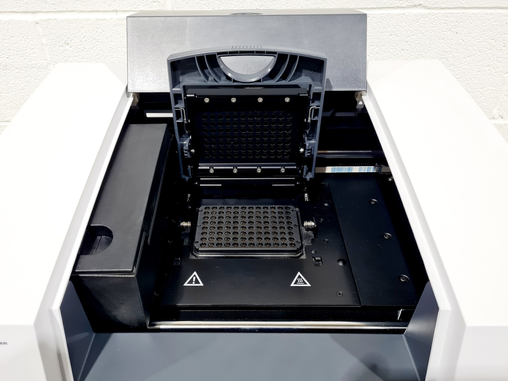 Image of Agilent AriaMx Real-Time RT-PCR Thermal Cycler System 2019 Lab