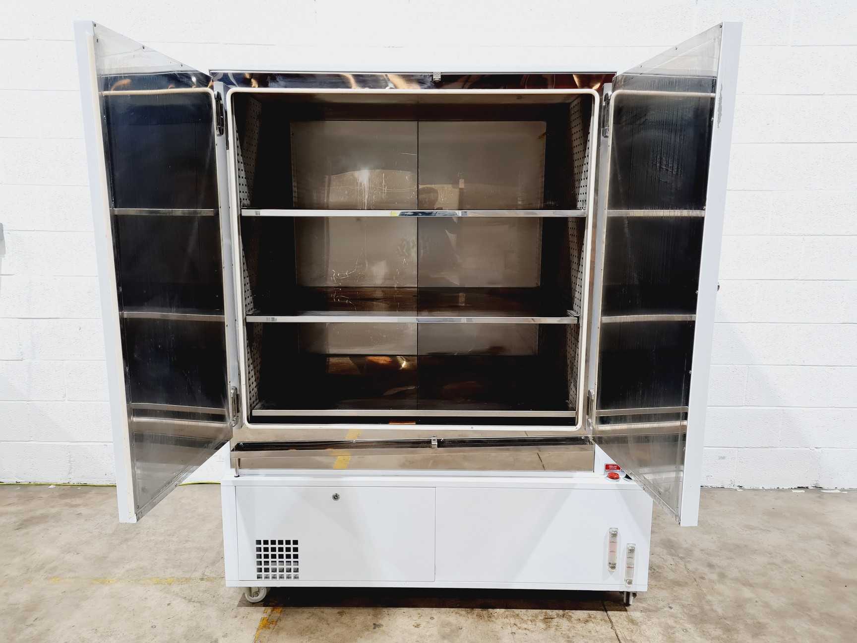 Image of Source BioScience Controlled Environment Storage Chamber Model: 5804-5