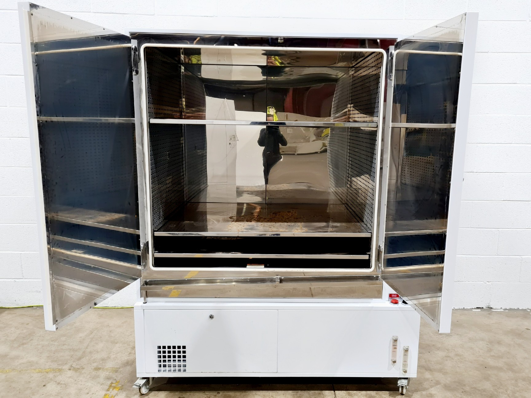 Image of Source BioScience Controlled Environment Storage Chamber Model: 5804-5