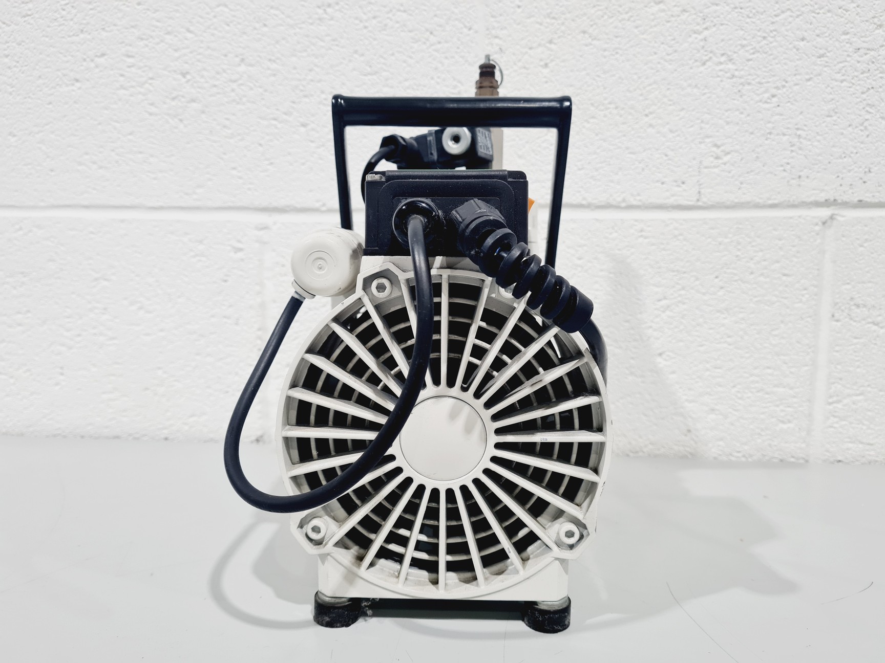 Image of KNF Portable Pump PME0438-035 Diaphragm Vacuum Pump