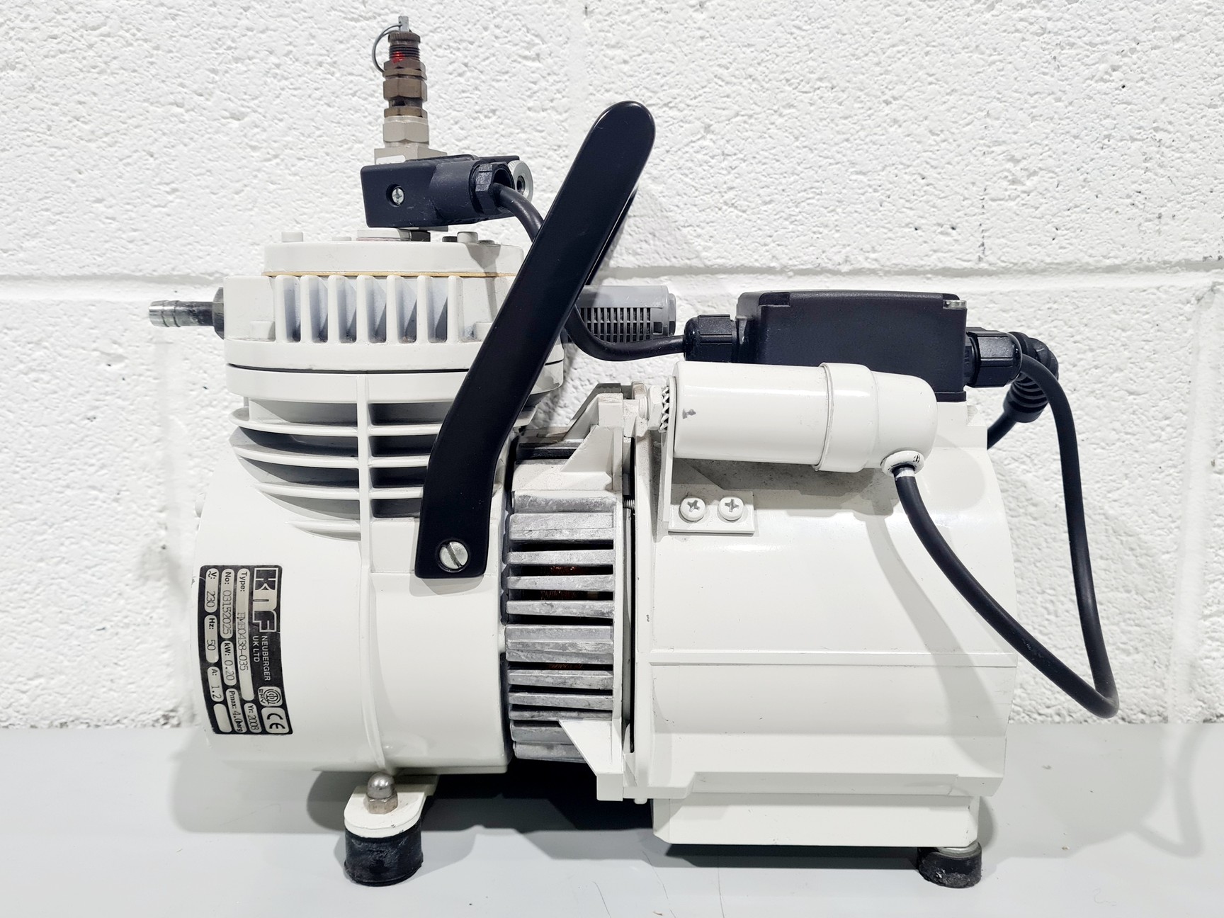 Image of KNF Portable Pump PME0438-035 Diaphragm Vacuum Pump