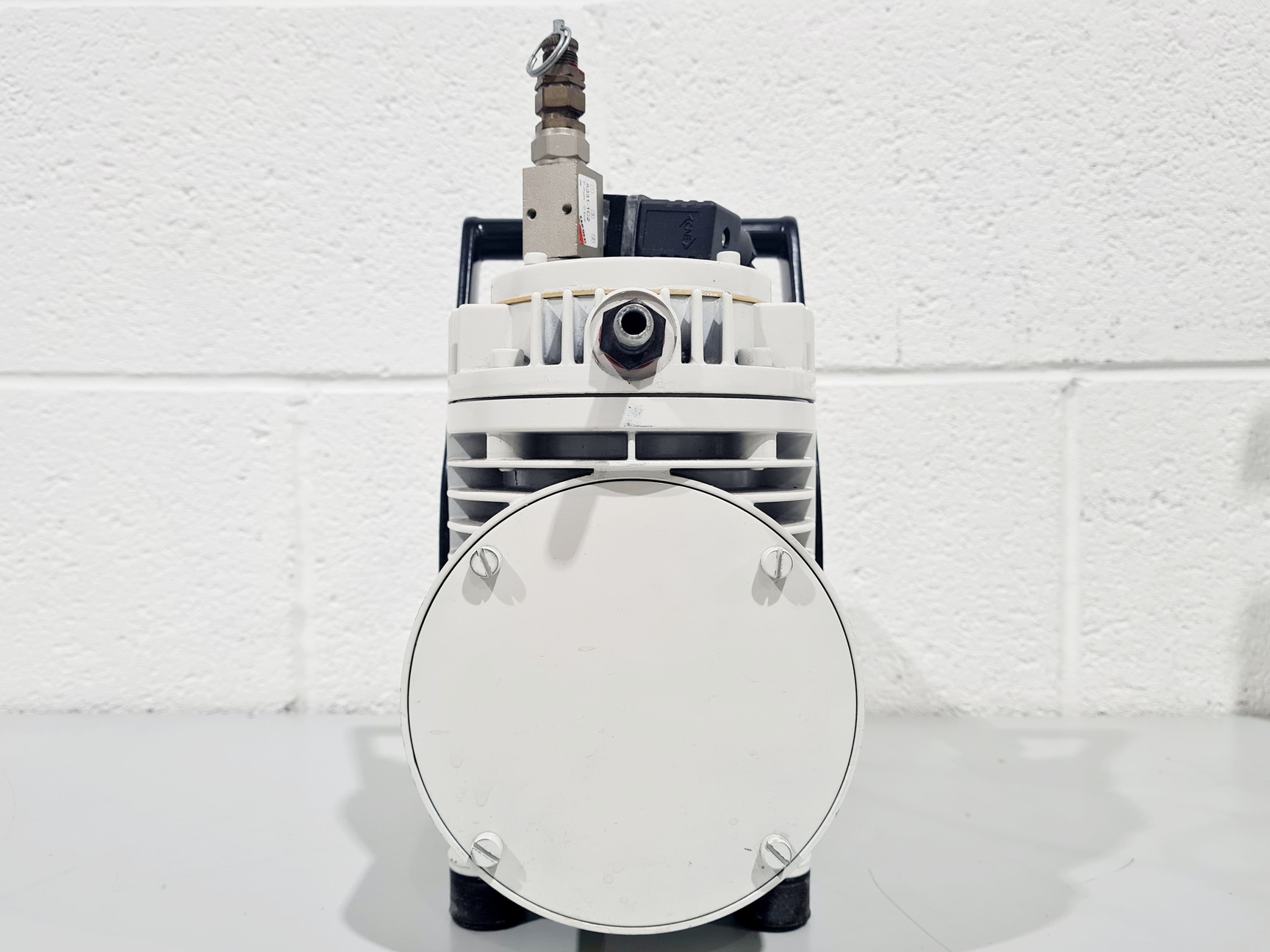Image of KNF Portable Pump PME0438-035 Diaphragm Vacuum Pump