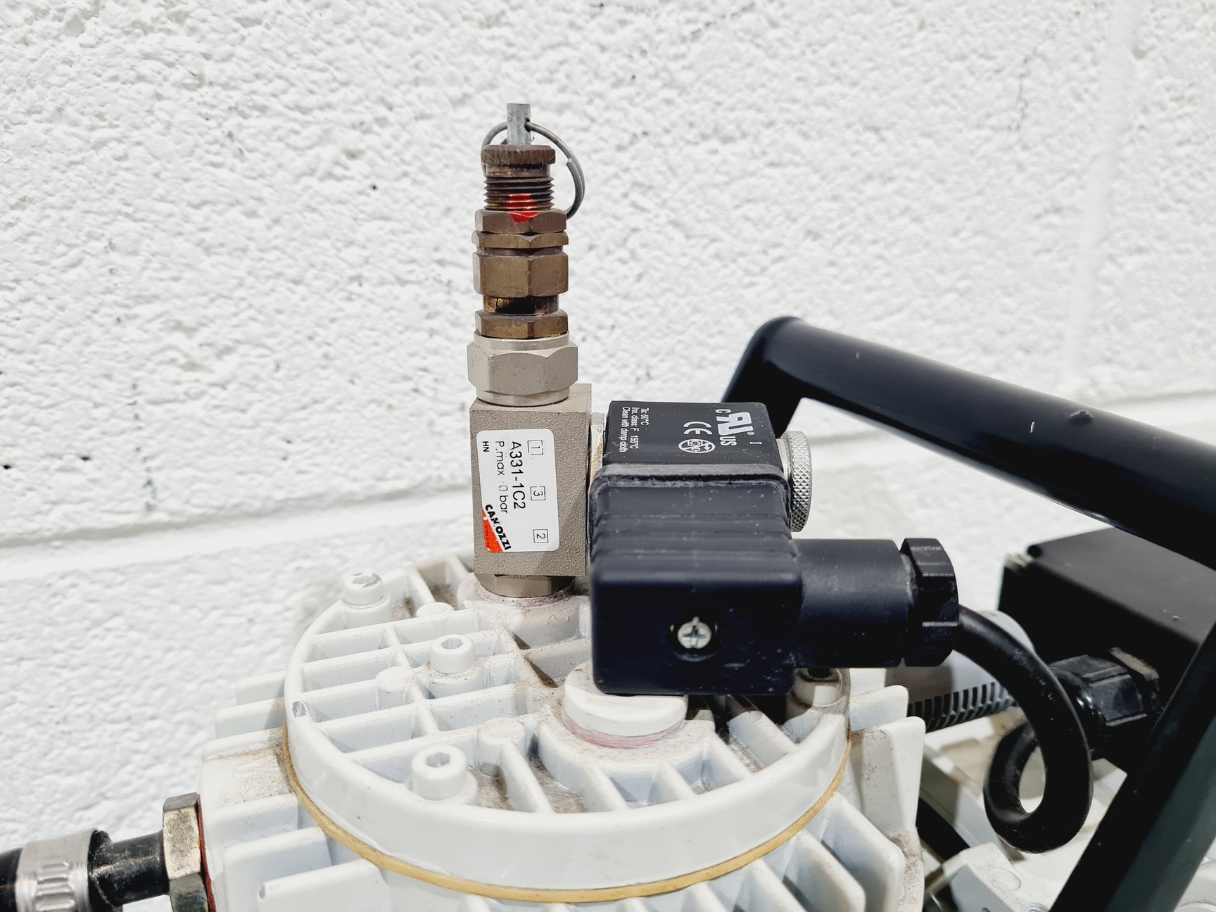 Image of KNF Portable Pump PME0438-035 Diaphragm Vacuum Pump
