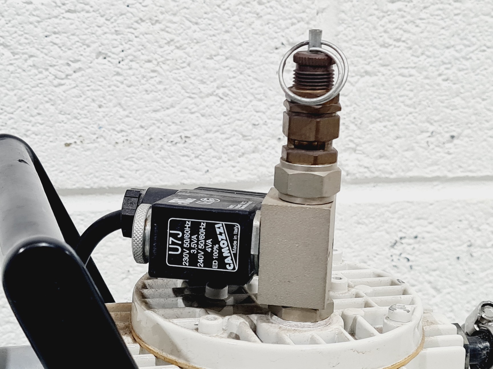 Image of KNF Portable Pump PME0438-035 Diaphragm Vacuum Pump