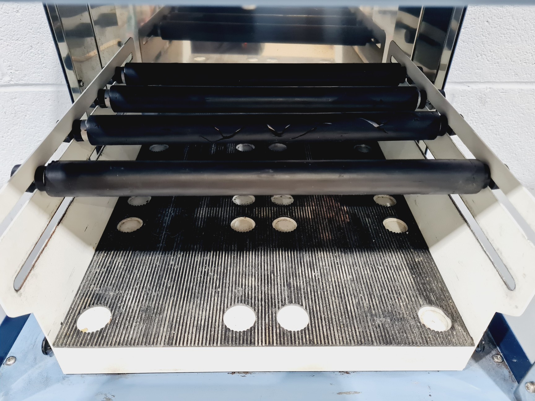 Image of Stuart SI500 Orbital Incubator Shaking Incubator Lab
