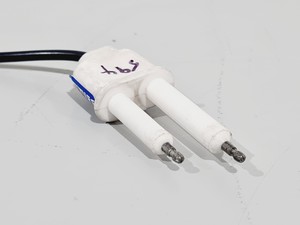 Thumbnail image of JDS Uniphase Helium-Neon Gas Laser Model: 1677P