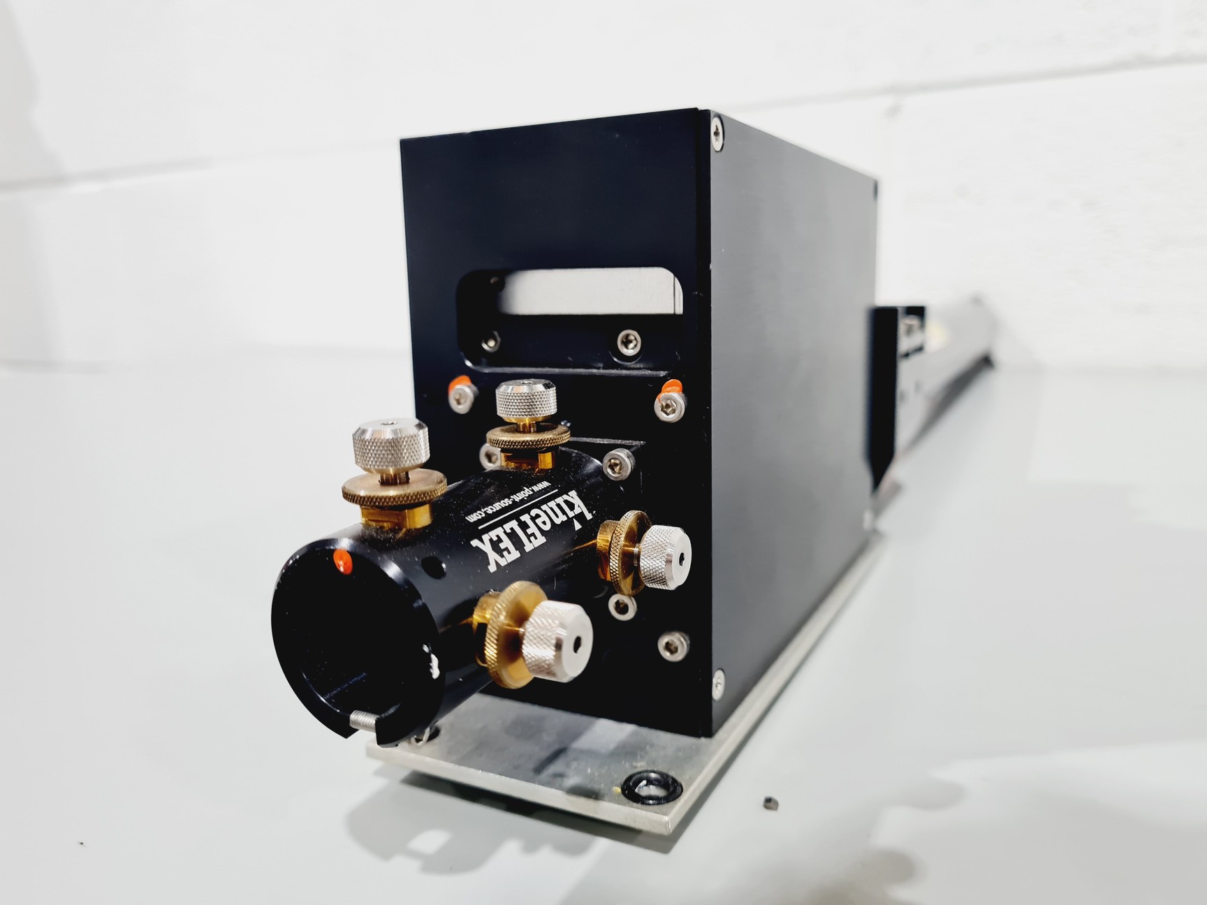 Image of LASOS Helium-Neon Gas Laser Model : LGK 7654-15 with kineFLEX Laser Head