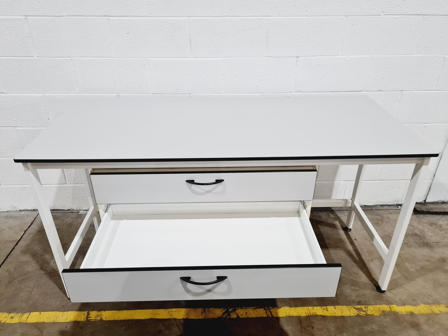 Image of Trespa Table Workbench 180 x 80 x 90cm w/ 4 Centre Drawers Lab