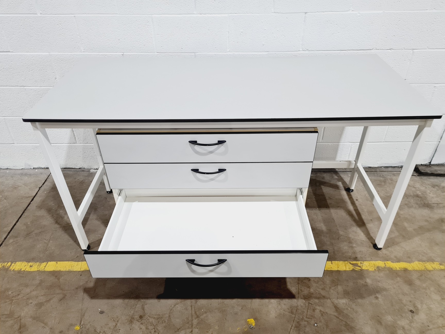 Image of Trespa Table Workbench 180 x 80 x 90cm w/ 4 Centre Drawers Lab