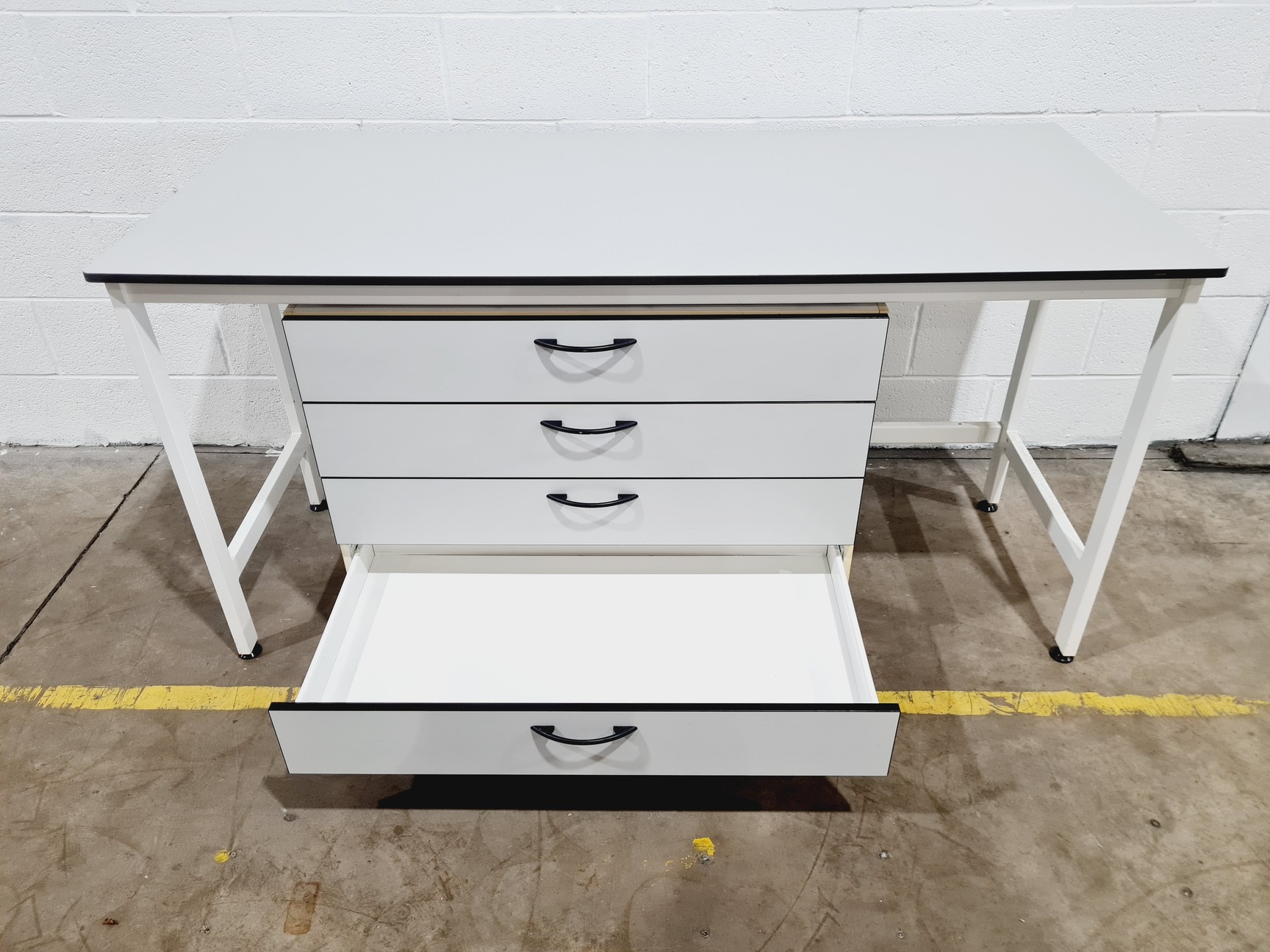 Image of Trespa Table Workbench 180 x 80 x 90cm w/ 4 Centre Drawers Lab