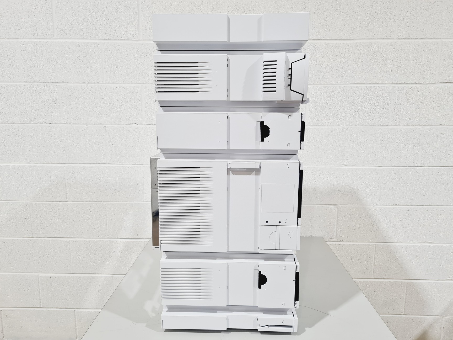 Image of Agilent 1260 Infinity II HPLC System G7129A, G7110B, G7116A, G7114A