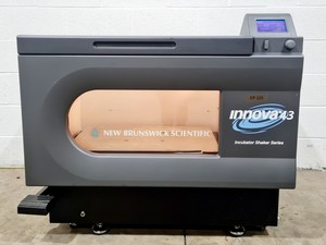 Image of New Brunswick Scientific Innova 43 Shaking Incubator Lab