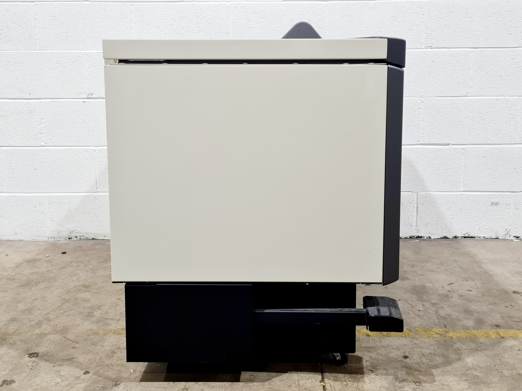 Image of New Brunswick Scientific Innova 43 Shaking Incubator Lab