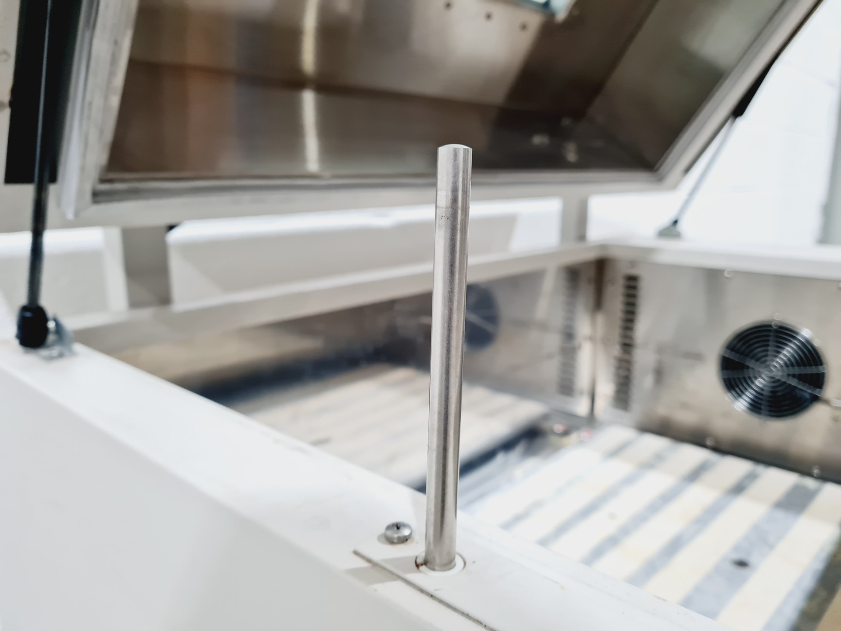 Image of New Brunswick Scientific Innova 4330 Shaking Incubator 