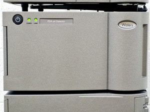 Thumbnail image of Waters ACQUITY Premier UPLC PDA System, FLR, PDA, Binary Solvent Chromatography 