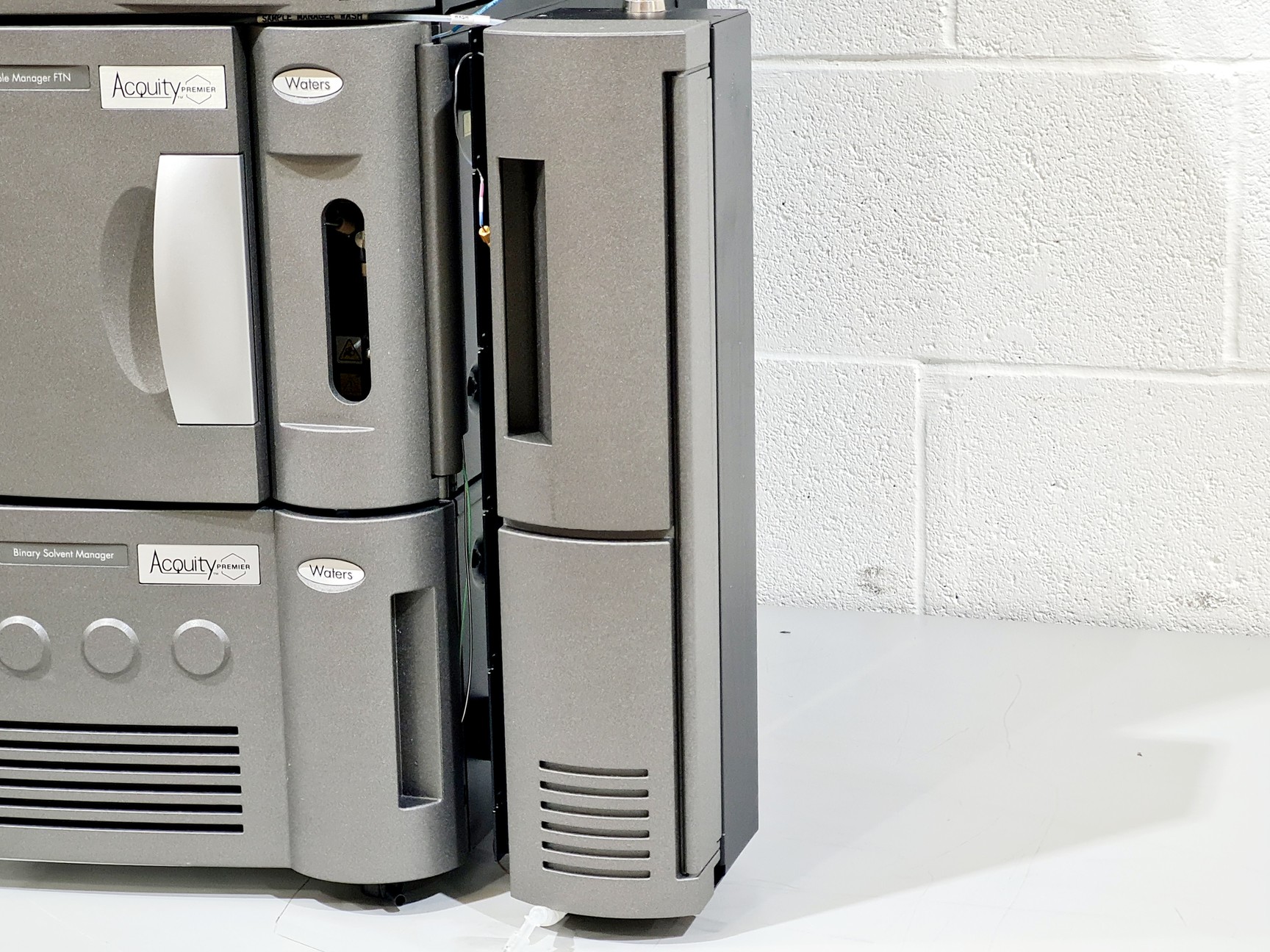 Image of Waters ACQUITY Premier UPLC PDA System, FLR, PDA, Binary Solvent Chromatography 