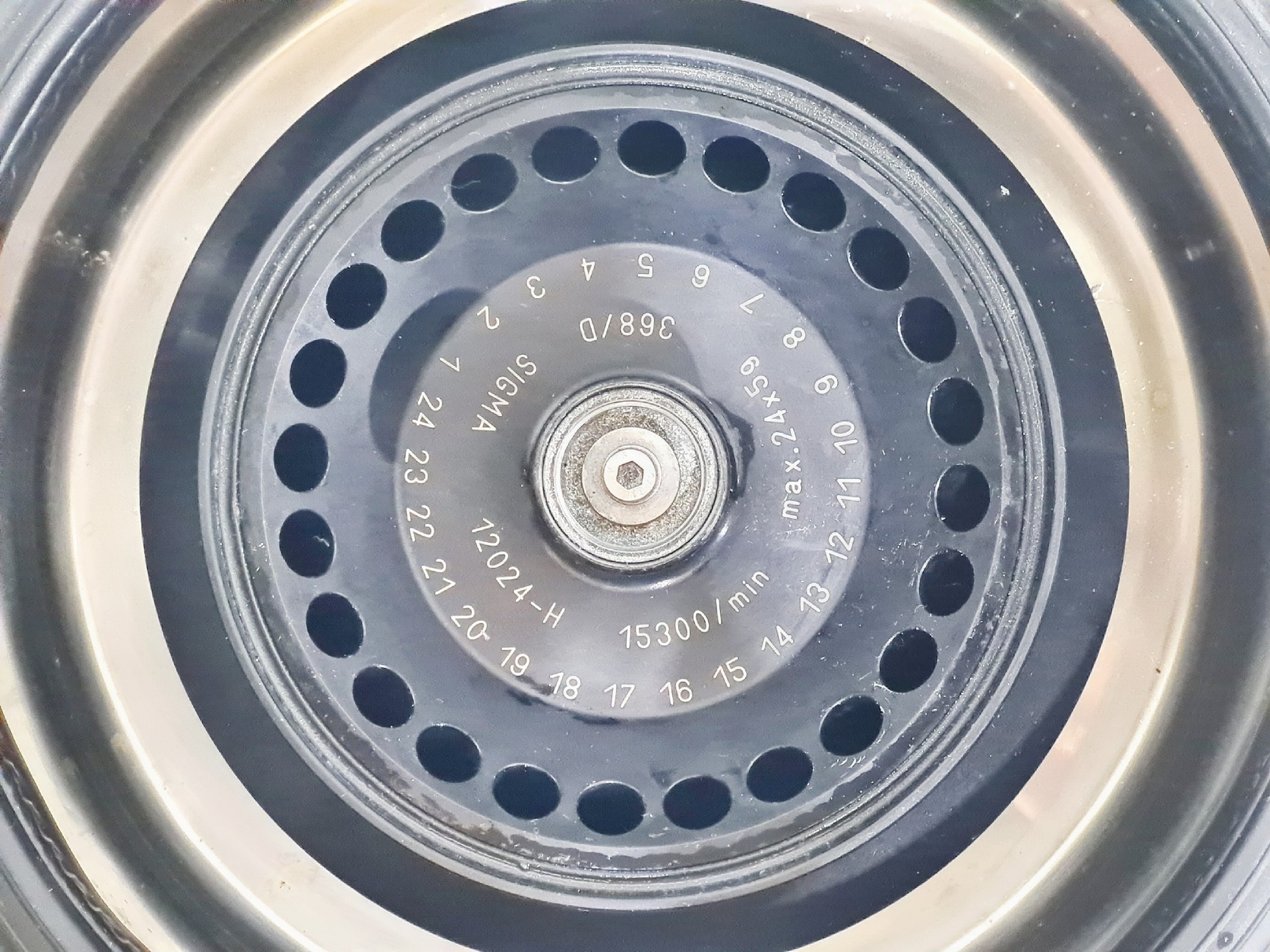 Image of Sigma SciQuip Refrigerated Centrifuge - 1-15K w/ Sigma 12024-H Rotor Lab