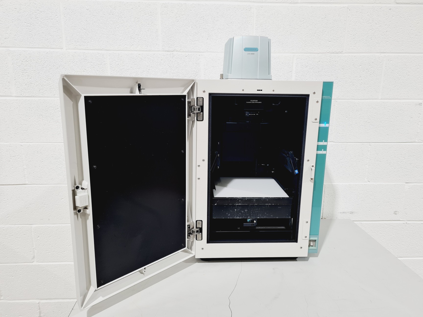 Image of FujiFilm LAS-4000 Gel Imaging System Lab