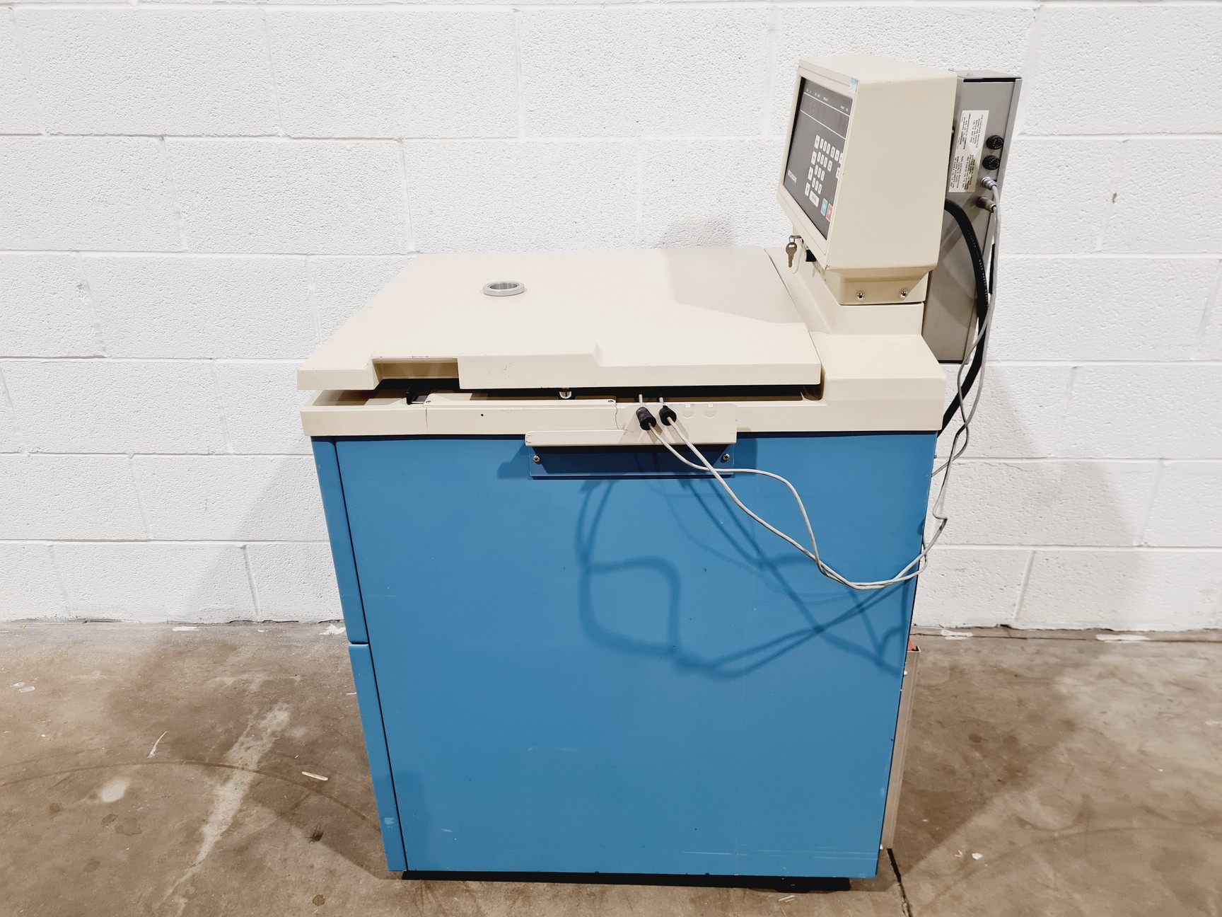 Image of Beckman J-6M/E Centrifuge with JE-5.0 Elutriator Rotor & Strobe Light