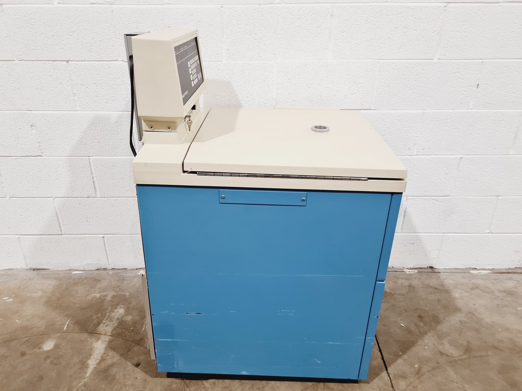 Image of Beckman J-6M/E Centrifuge with JE-5.0 Elutriator Rotor & Strobe Light
