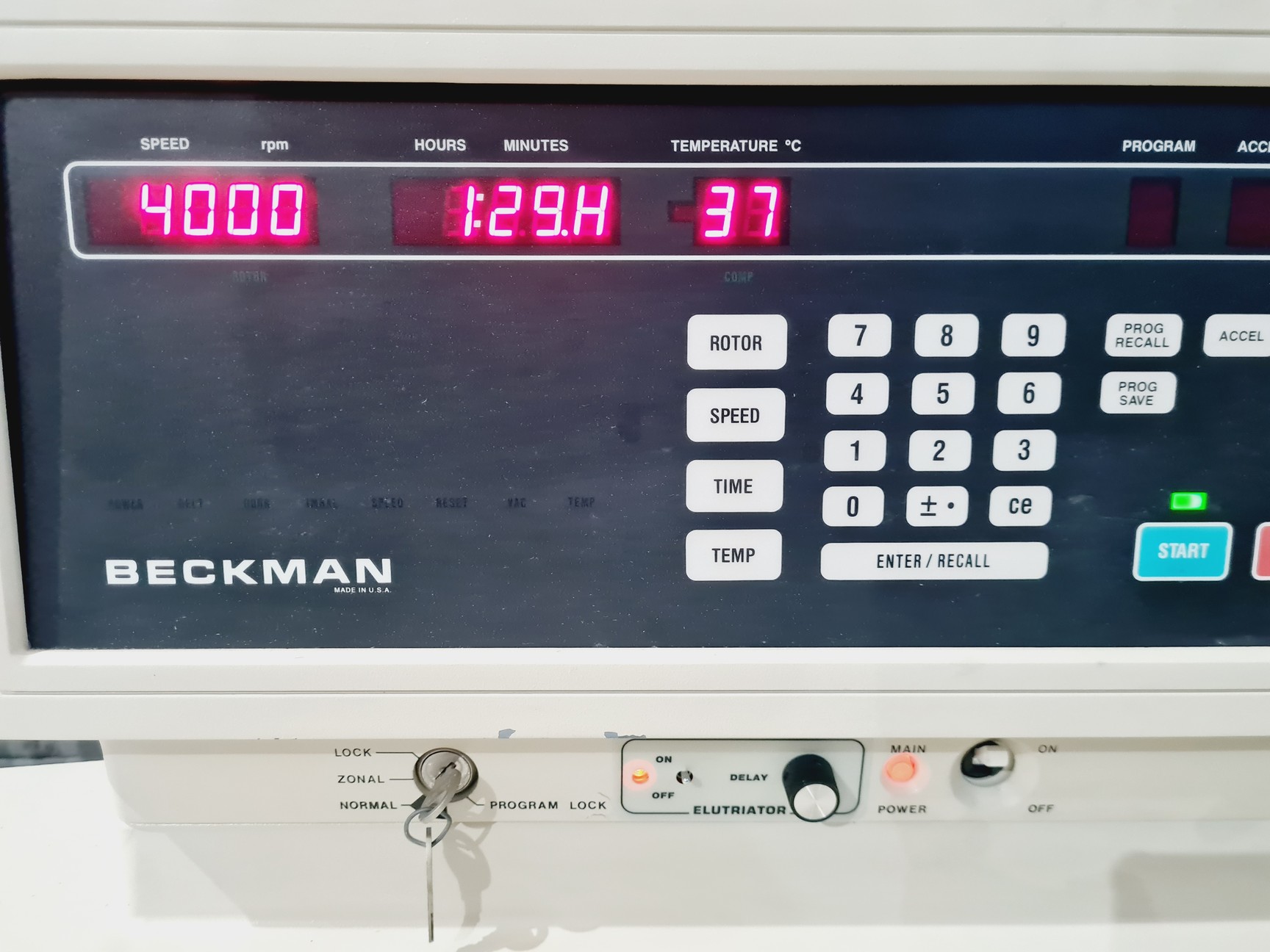 Image of Beckman J-6M/E Centrifuge with JE-5.0 Elutriator Rotor & Strobe Light