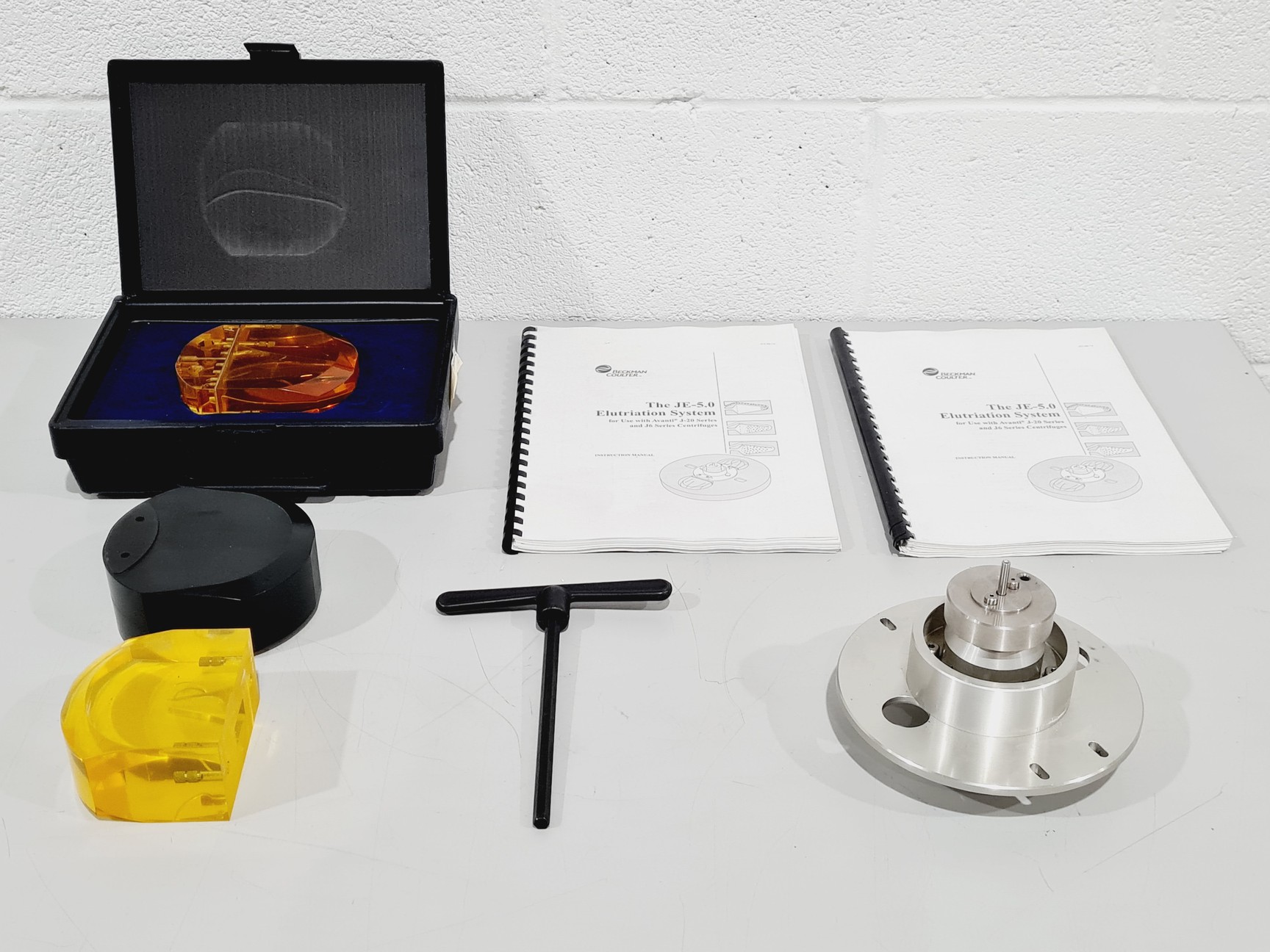 Image of Beckman J-6M/E Centrifuge with JE-5.0 Elutriator Rotor & Strobe Light