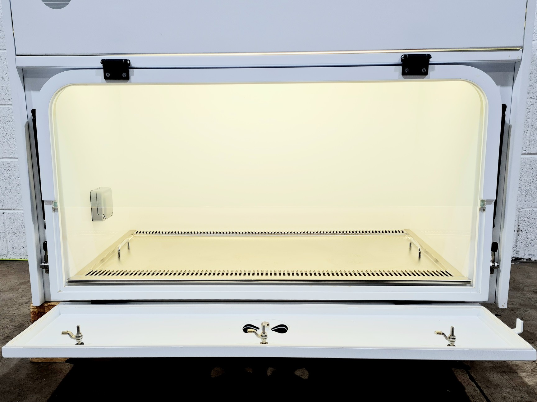 Image of Envair Bio 2+ Class 2 Safety Cabinet Lab