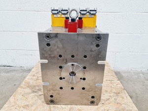 Thumbnail image of FANUC Husky Hot Runner Controller Unit Injection Moulding Process Equipment