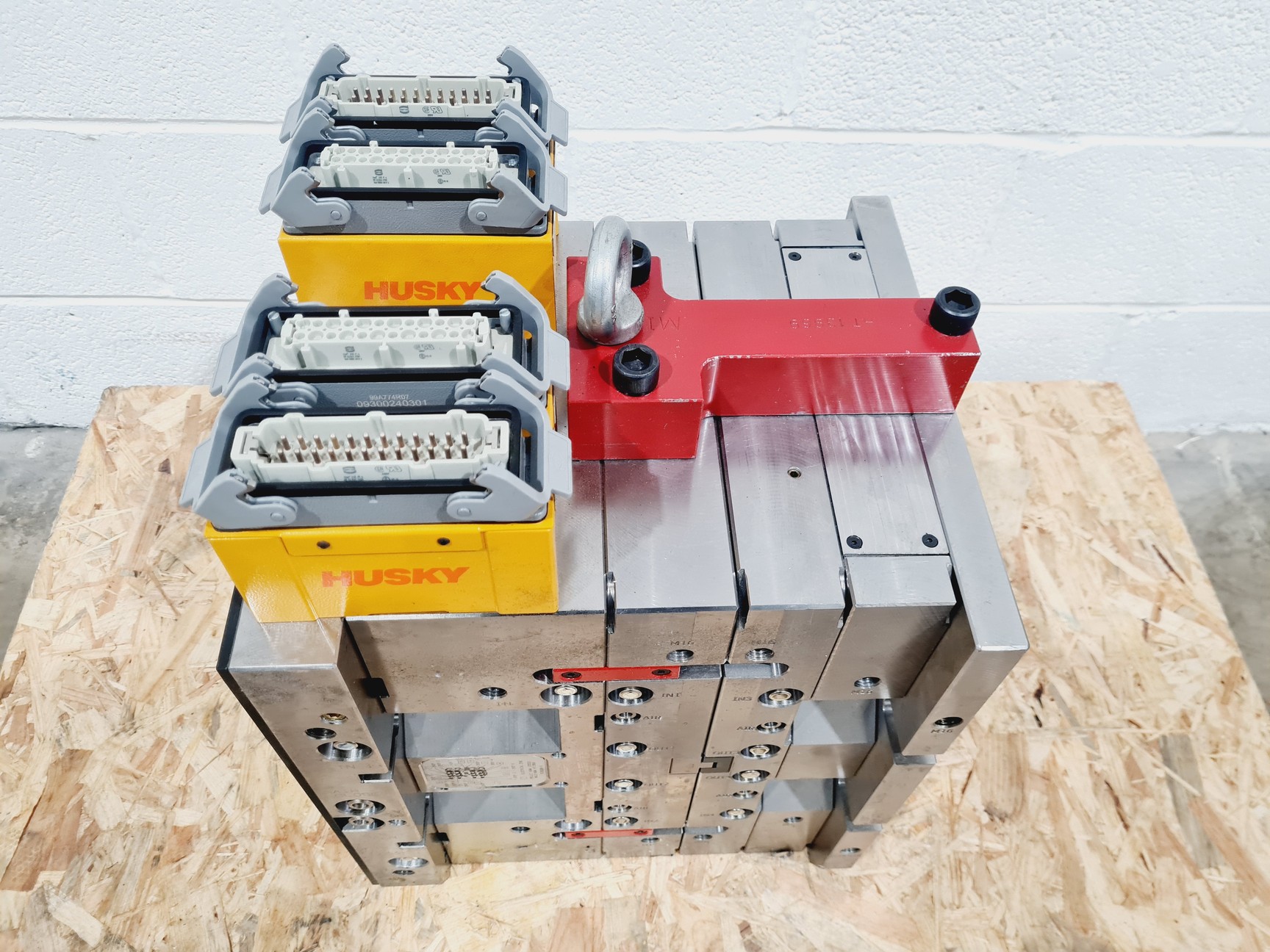 Image of FANUC Husky Hot Runner Controller Unit Injection Moulding Process Equipment
