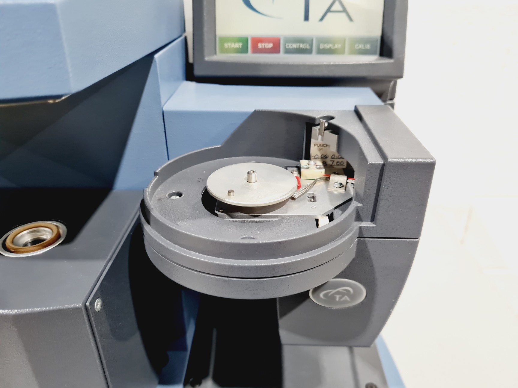 Image of TA Instruments Q5000 SA Dynamic Vapor Sorption (DVS) analyzer