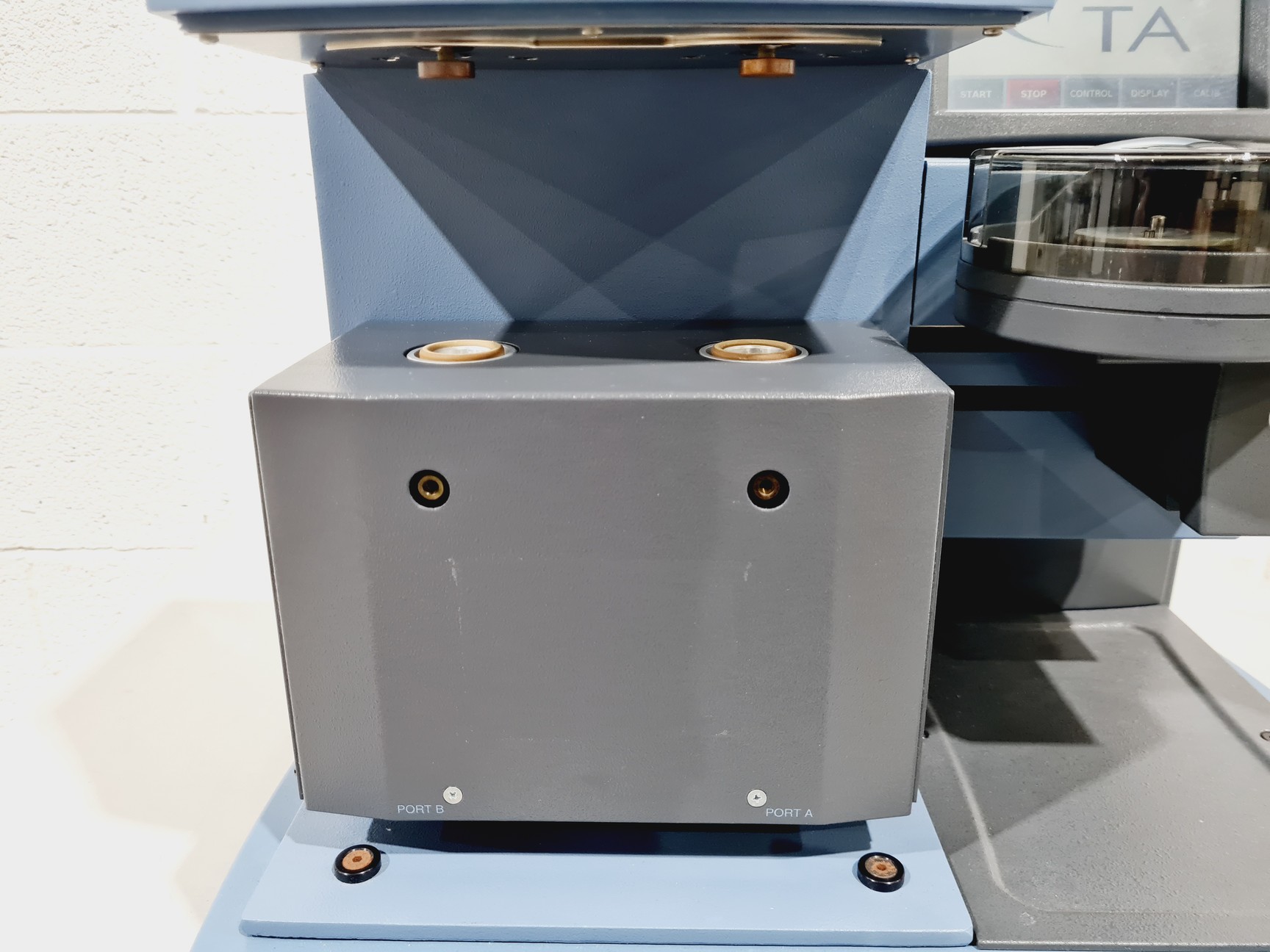 Image of TA Instruments Q5000 SA Dynamic Vapor Sorption (DVS) analyzer