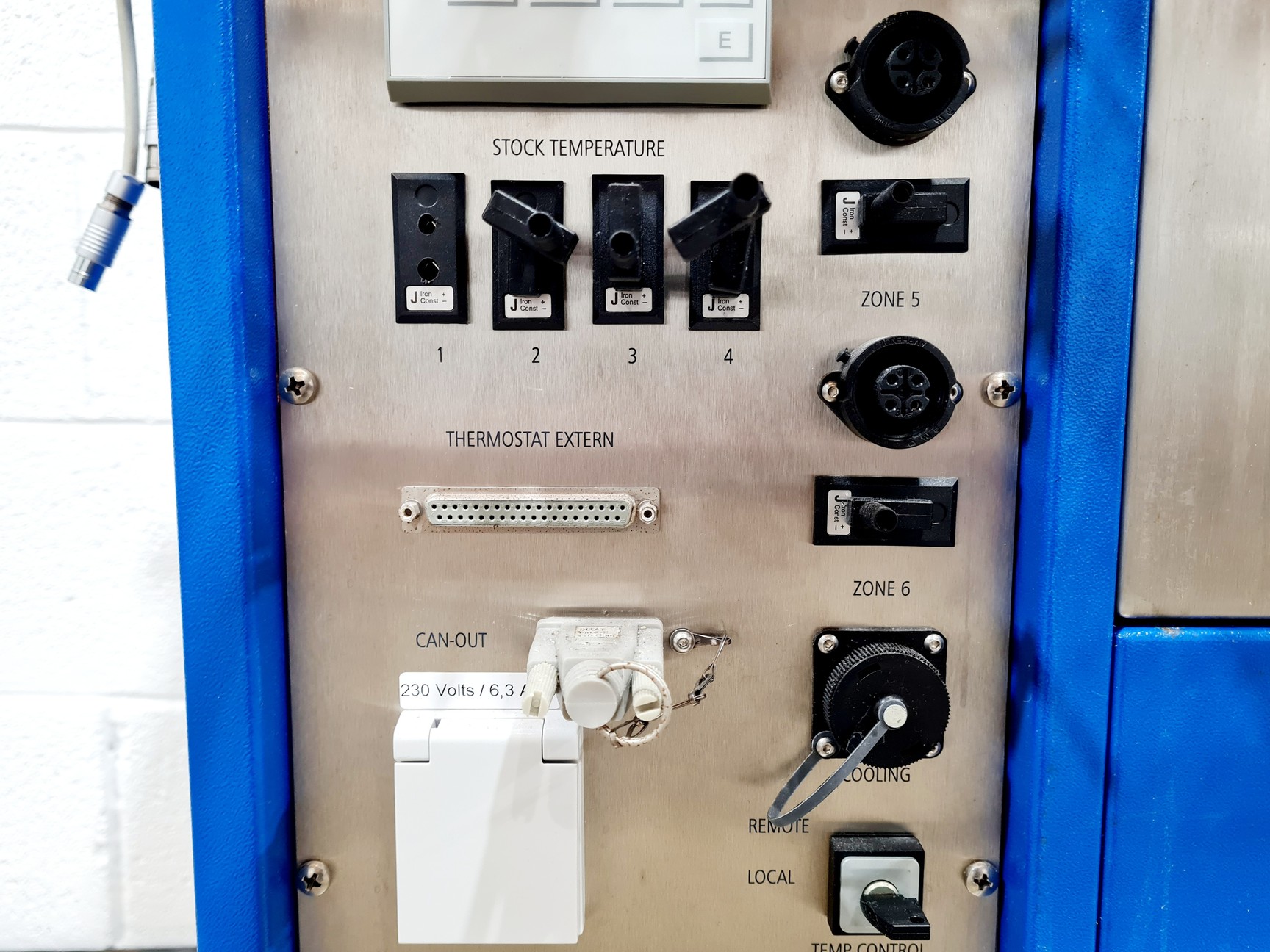 Image of Brabender Universal Docking Station 670237.001 & Brabender Measuring Mixer 350E