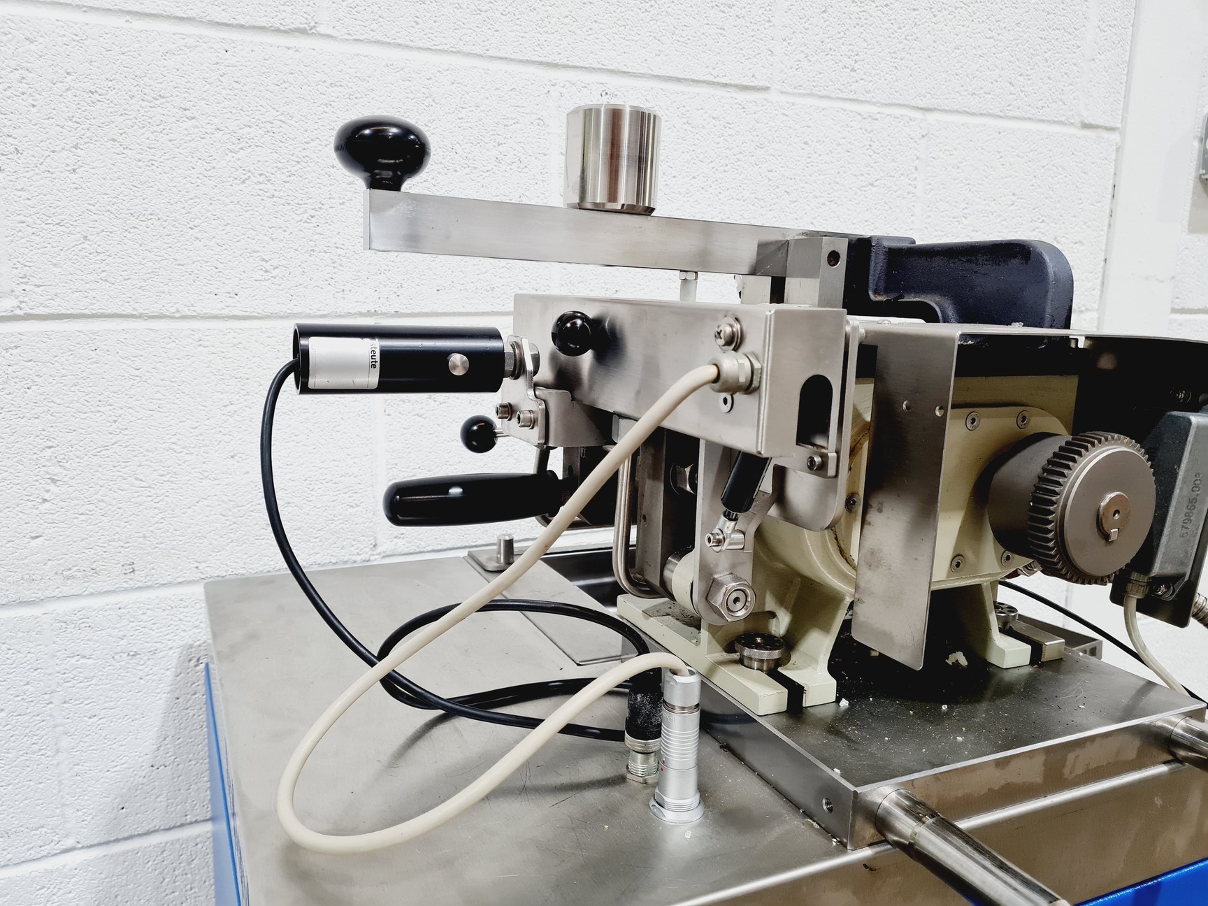 Image of Brabender Universal Docking Station 670237.001 & Brabender Measuring Mixer 350E