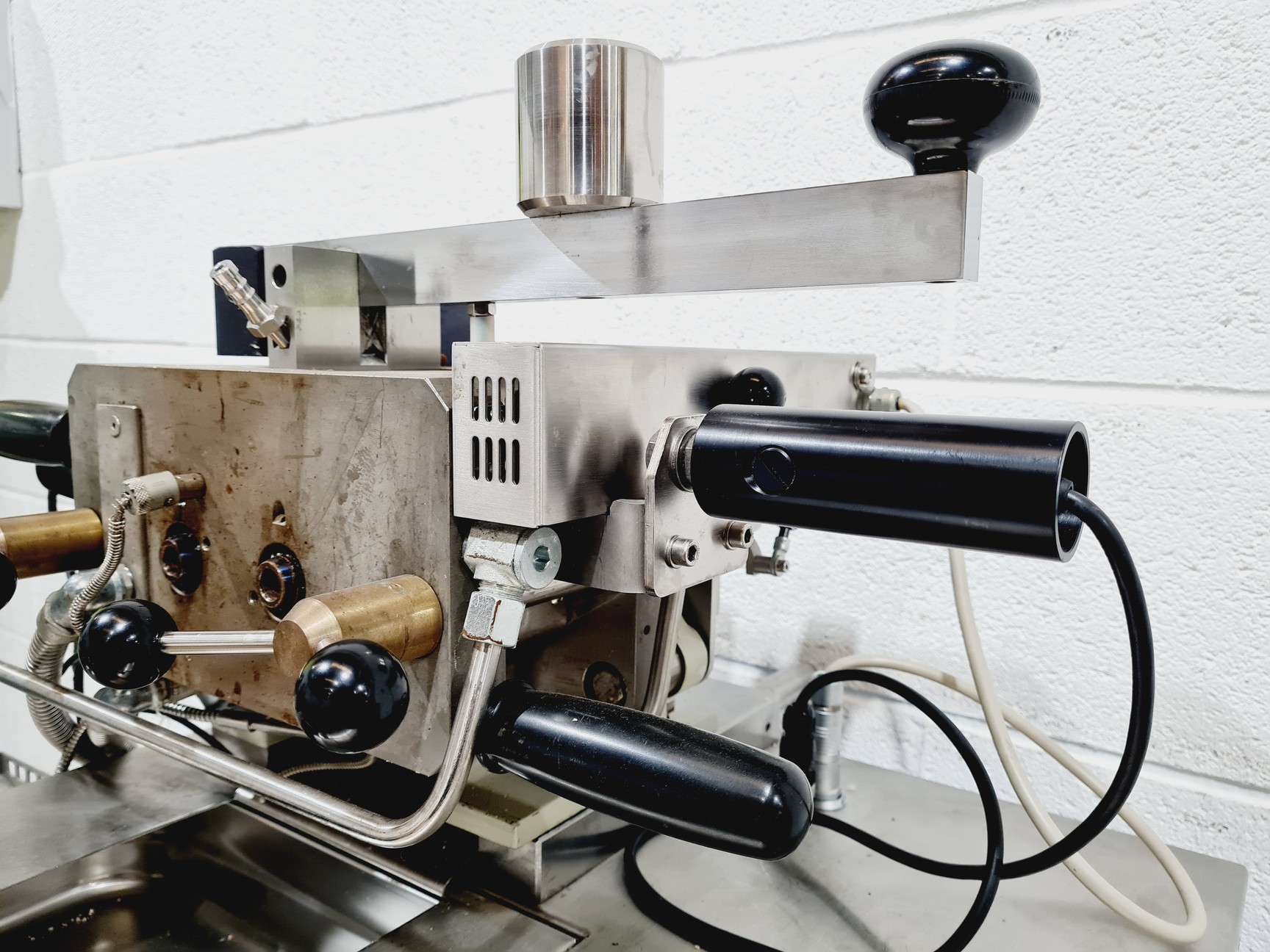 Image of Brabender Universal Docking Station 670237.001 & Brabender Measuring Mixer 350E