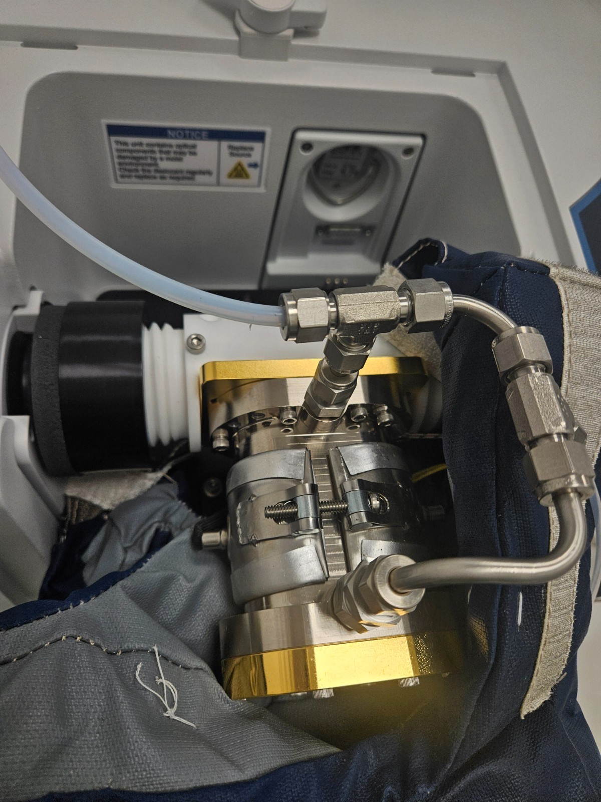 Image of Thermo Fisher Scientific Nicolet iS20 Mid-Infrared FT-IR Spectrometer