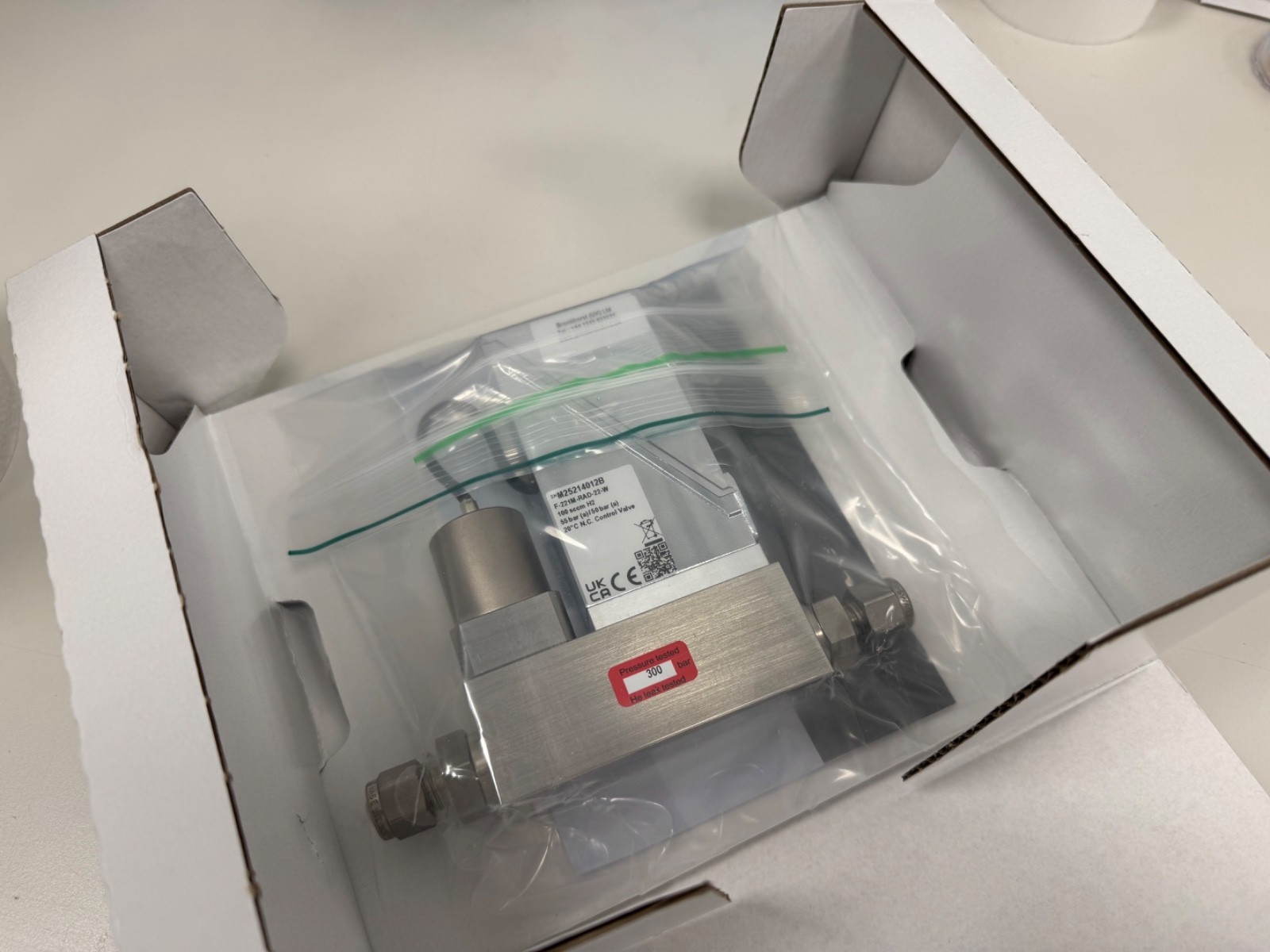 Image of Bronkhorst EL-FLOW High Pressure F-221M Mass Flow Controller – Hydrogen