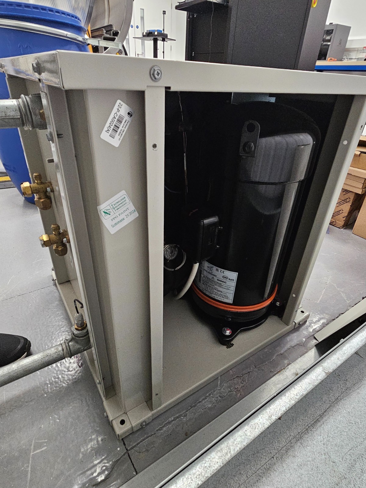 Image of Daikin EWLQ033KCW1N Hydrocube Condenser-less Chiller – 28kW Nominal Cooling Duty