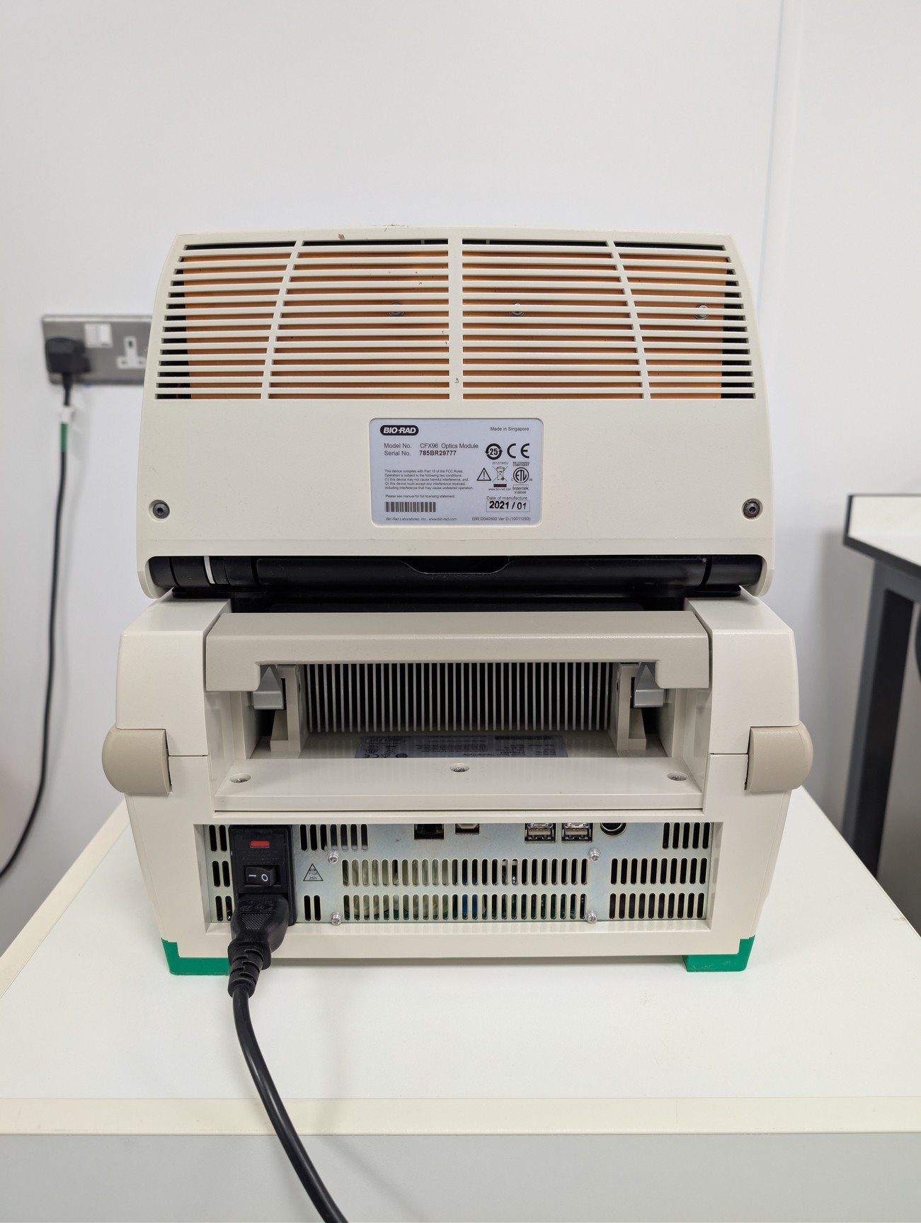 Image of Bio-Rad C1000 Touch CFX96 Real-Time PCR Thermal Cyclers Lab