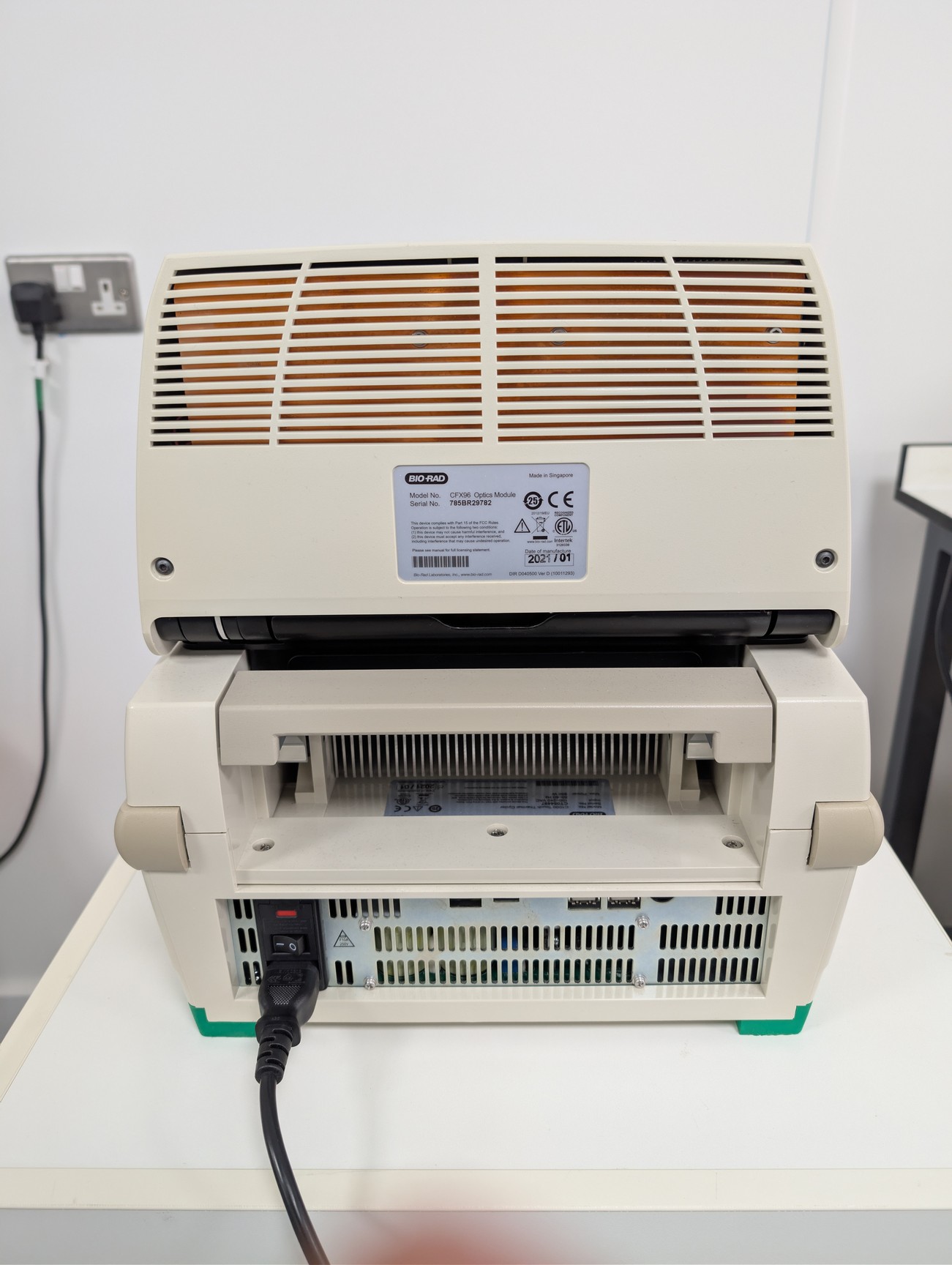 Image of Bio-Rad C1000 Touch CFX96 Real-Time PCR Thermal Cyclers Lab