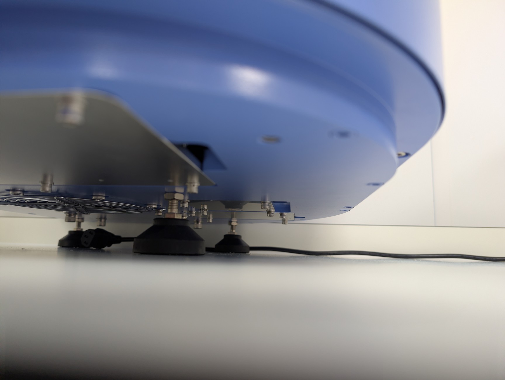 Image of Molgen PurePrep 96 Nucleic Acid Extraction System with Original Hard Case