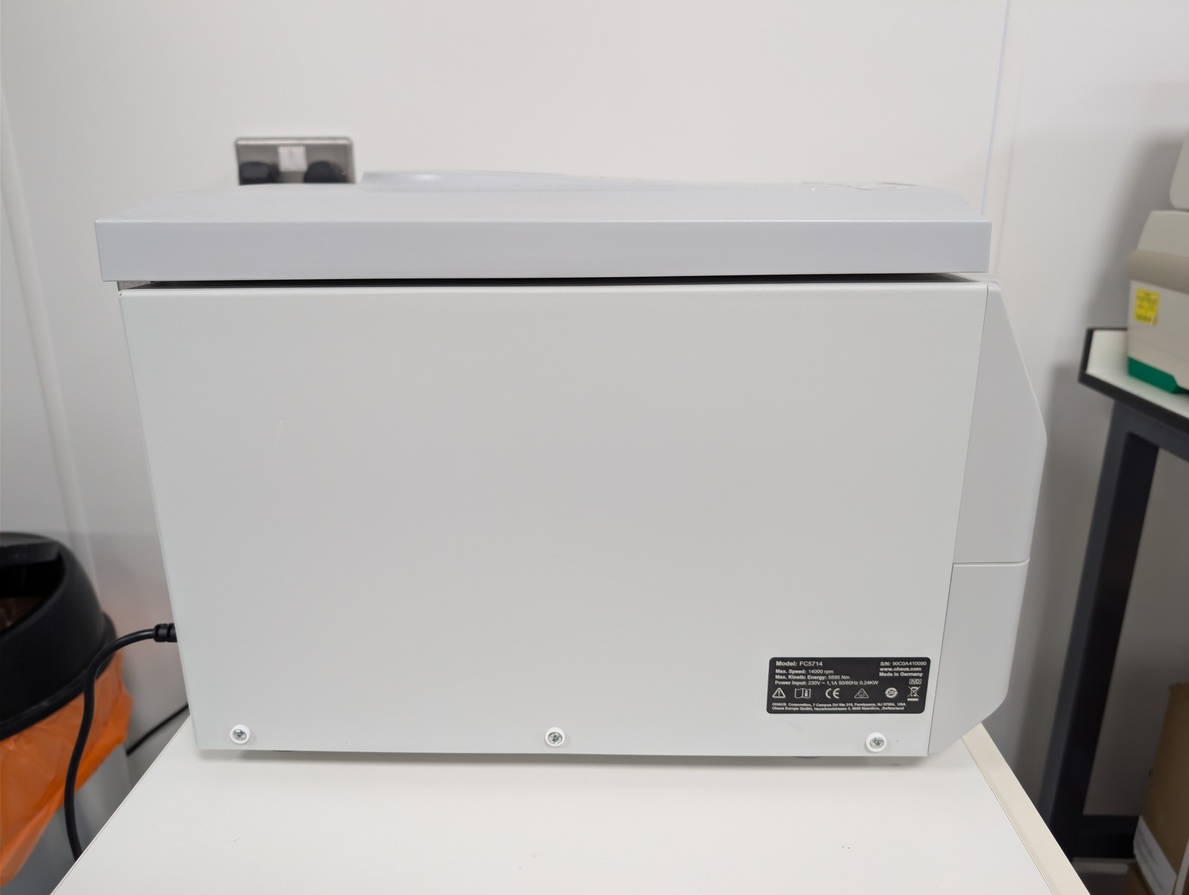 Image of OHAUS Frontier 5714 Centrifuge Lab