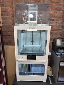 Thumbnail image of Ultimaker S5 3D Printer with Air Manager and Material Station
