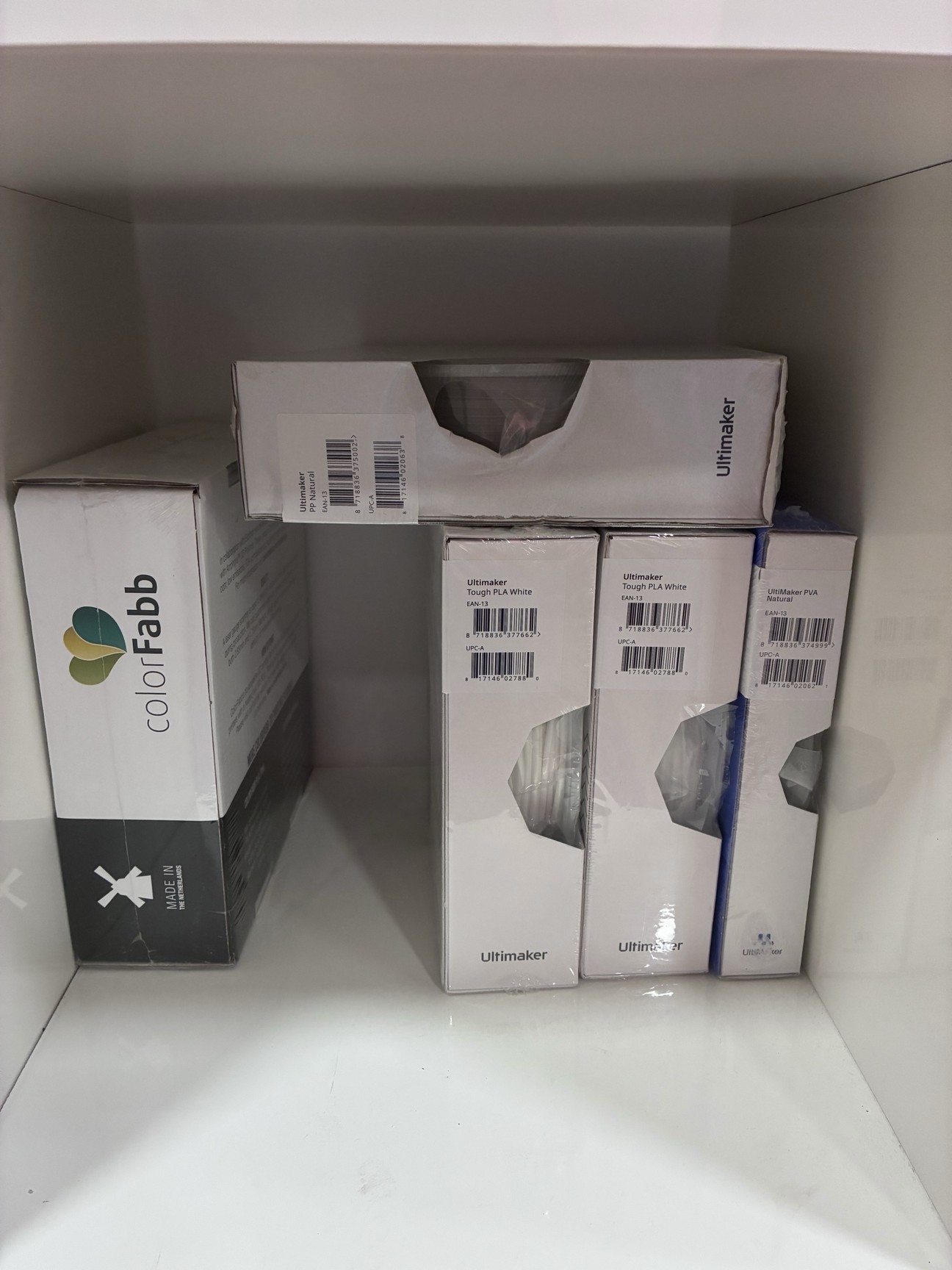 Image of Ultimaker S5 3D Printer with Air Manager and Material Station