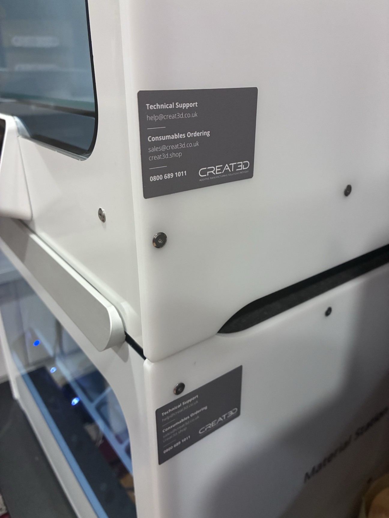 Image of Ultimaker S5 3D Printer with Air Manager and Material Station