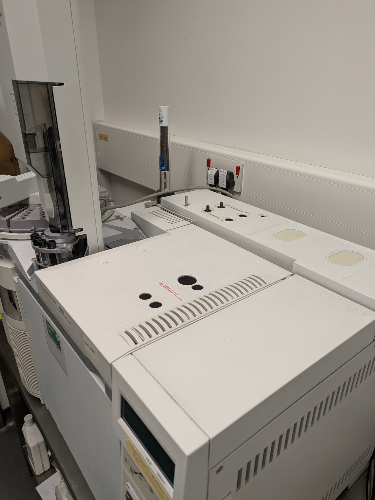 Image of Agilent GC-MS 5975 Gas Chromatography Mass Spectrometry System Lab