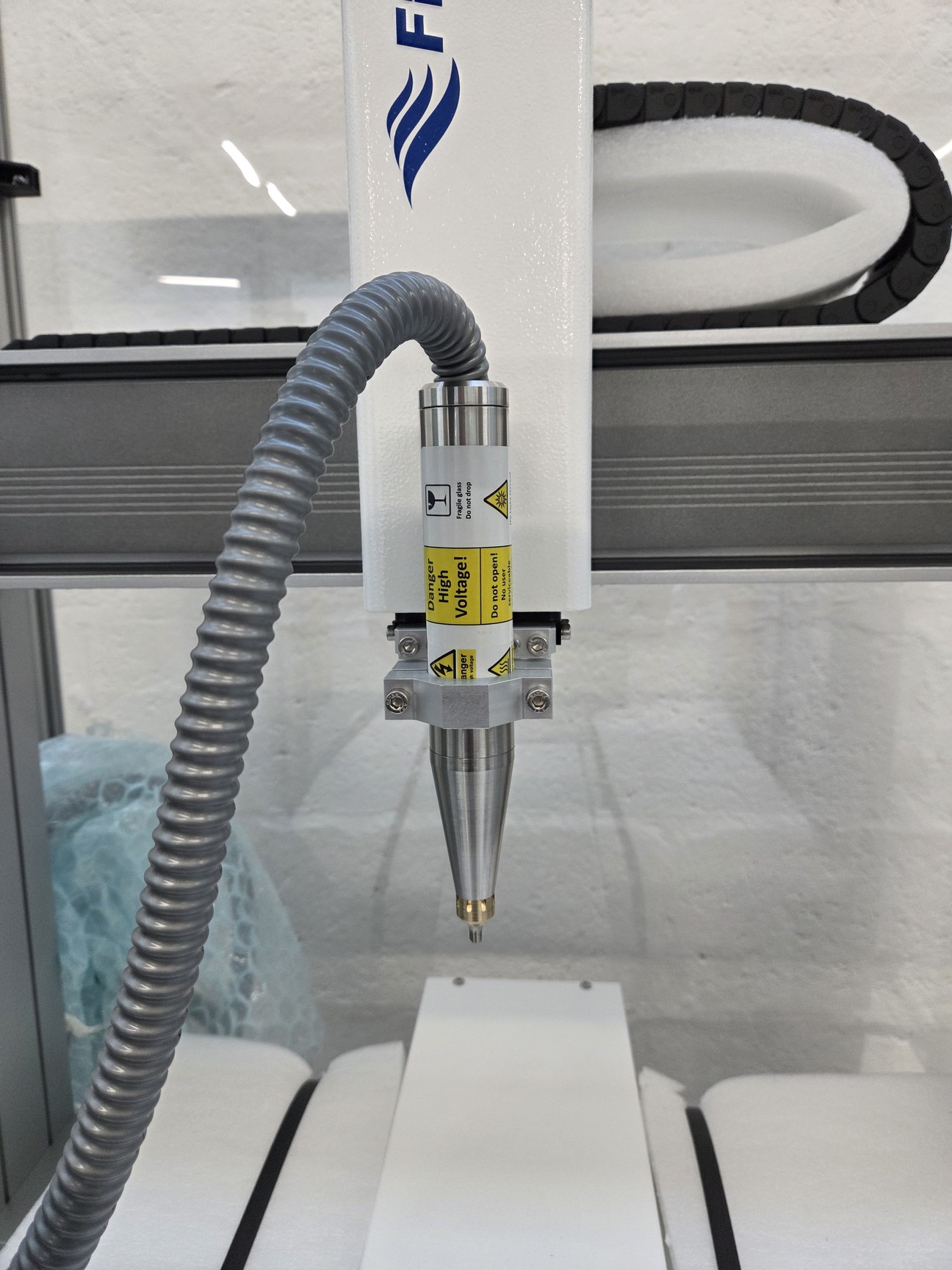Image of Cirrus Henniker Atmospheric Plasma Single Nozzle Treatment System w/ 3-Axis Cart