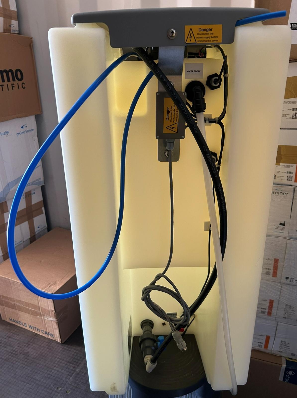 Image of SUEZ Select Analyst 320 Water Purification System with 100 L UV Tank